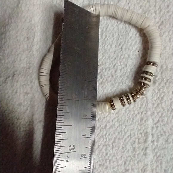 White shell stretch bracelet beach - Picture 3 of 3